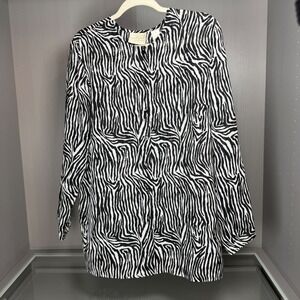 First Issue Liz Claiborne Zebra Print Blouse Size 12 Black White Button Up Shirt